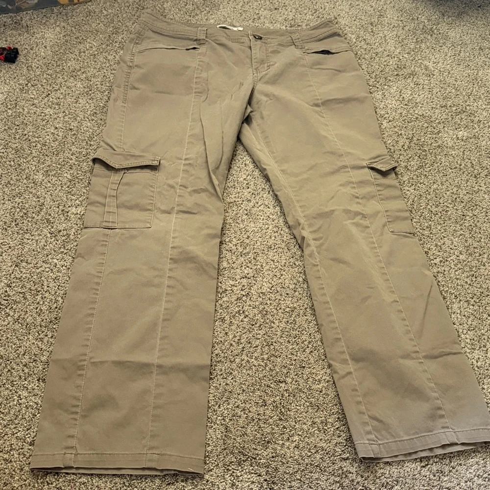 Cabi brown cargo pant size 10